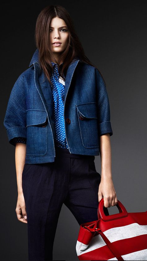 Lyst - Burberry Sculptural Cotton Linen Jacket in Blue Jeans Trend, Mode Kimono, Burberry Jacket, Linen Jacket, Looks Chic, 가을 패션, Work Outfits Women, Luxury Vintage, Mode Inspiration