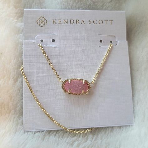 Kendra Scott Elisa Gold Necklace In Light Pink Drusy Light Pink Kendra Scott Necklace, Kendra Scott Pink Necklace, Kendra Scott Necklace Aesthetic, Kendra Scott Aesthetic, Pink Kendra Scott Necklace, Pink Kendra Scott, Light Pink Necklace, Elisa Necklace, Elisa Pendant Necklace