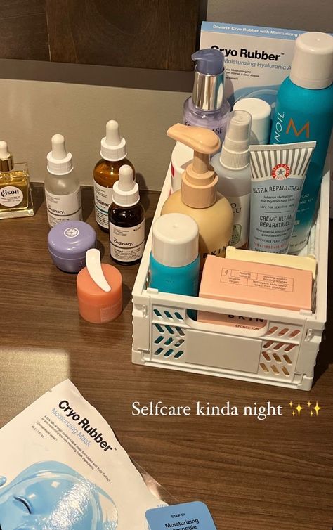 Selfcare Snapchat, Self Care Night Aesthetic, Snapchat Skincare, Aesthetic Selfcare, Clear Skin Care, Basic Skin Care Routine, Beauty Aesthetic, Skincare Aesthetic, Pretty Skin Care