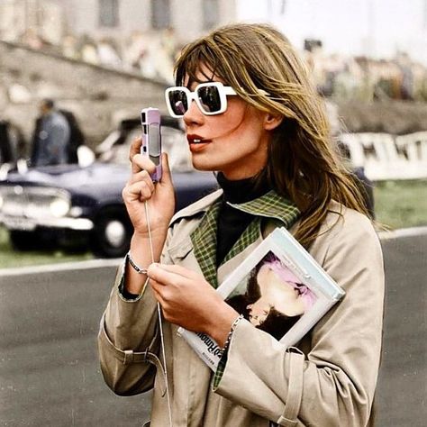 francoise hardy Francoise Hardy Style, French Style Icons, Classic Fall Style, Charlotte Rampling, Parisienne Chic, Francoise Hardy, French Girl Style, Jane Birkin, French Chic