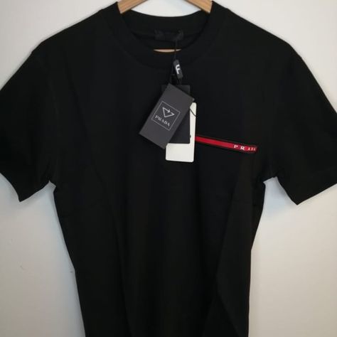 Prada Black T-Shirt New Prada Tshirt Men, Prada Shirt Men, Prada Shirt, Prada Tshirt, Tshirt Men, Shirt Collection, Black T Shirt, Shirt Men, Casual T Shirts