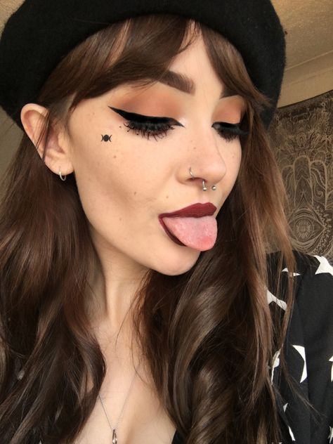 Instagram.com/Georgiaroisin Witchy Makeup Triple Goddess Red Lip Winged Liner 🌛🌕🌜 Witch Makeup Red Lips, Simple Witchy Makeup, Easy Witchy Makeup, Simple Witchy Makeup Looks, Witchy Makeup Looks Everyday, Witchy Eyeliner, Everyday Witchy Makeup, Witchy Makeup Looks, Witchy Makeup