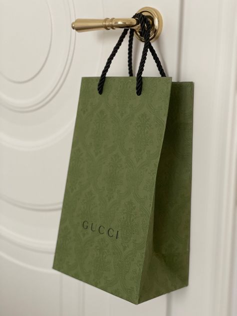 Luxury Paper Bag, Green Gucci, Green Inspo, Mint Aesthetic, Mint Green Aesthetic, Color Vibe, Gold Aesthetic, Green Theme, Aesthetic Colors