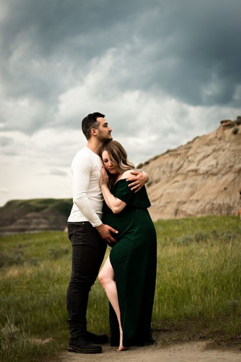 Maternity photos green dress Beautiful Maternity Photos, Green Flowy Dress, Sunshine Photography, Outdoor Maternity Photos, Photography Resources, Burnt Orange Dress, Outdoor Photos, Wear Green, Maternity Shoot