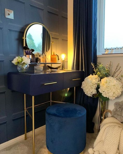 I Love Wallpaper on Instagram: “We just can't get enough of Navy décor, it's so classic and timeless.⠀ To brighten your #BlueMonday we are offering 10% off all of our Blue…” Wood Panel Wallpaper, Dream Dressing Room, Dressing Room Ideas, I Love Wallpaper, Wallpaper In Blue, Panel Wallpaper, Navy Decor, Dressing Room Decor, Patterned Wallpaper