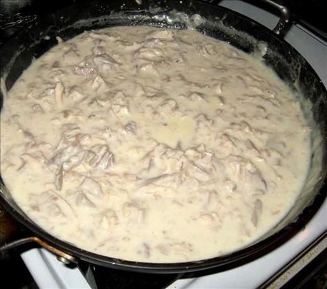 Creamed Turkey over Toast - traditional "day after Thanksgiving" meal.  But you absolutely must add some frozen peas in there too! Creamed Turkey Recipe, Creamed Turkey, Day After Thanksgiving, Leftover Recipes, Leftover Turkey Recipes, Turkey Dishes, Turkey Recipe, Cooking Turkey, Main Course Recipes