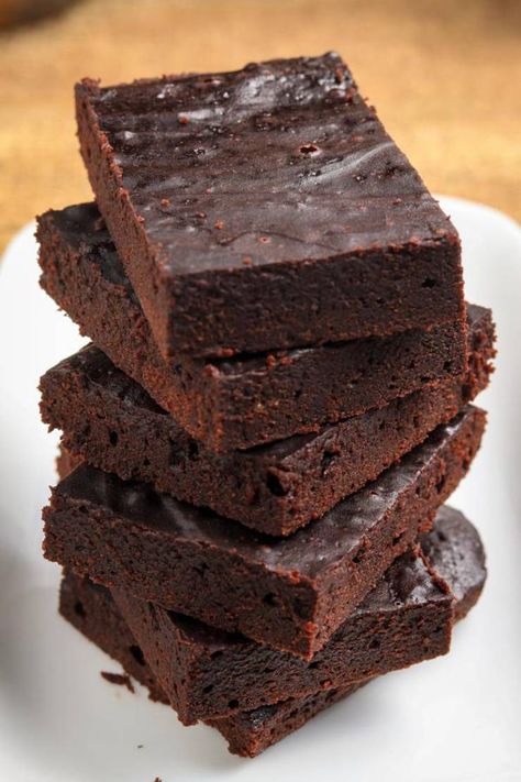 Weight Watchers Brownies – BEST Chocolate Brownie WW Recipe – Desserts – Breakfast – Treats – Snacks with Smart Points Weight Watchers Brownies, Ww Recipe, Weight Watchers Snacks, Weight Watchers Recipes Desserts, Fudgy Brownie, Ww Desserts, Brownie Ingredients, Weight Watchers Desserts, Brownie Recipe