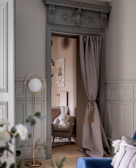 Gustavian Interiors, 2024 Interior Design, Picture Molding, Brown Rooms, Kitchen Trends, Trends 2024, Interior Trend, Classic Interior, Scandinavian Home