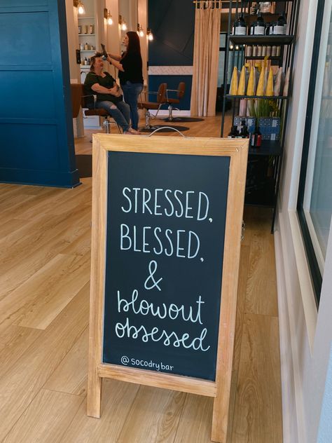 Spa Chalkboard Signs, Salon Chalkboard Ideas, Boutique Signs, Blowout Bar, Booth Display Ideas Diy, Bar Chalkboard, Work Signs, Board Sayings, Club Pilates