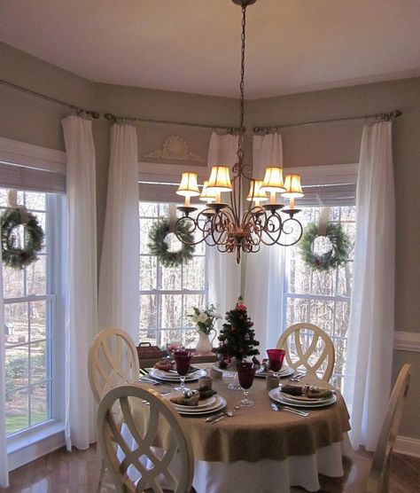 Breakfast Nook Bay Window, Breakfast Nook Ideas Bay Window, Breakfast Nook Curtains, Dining Room Bay Window, Bay Window Treatments, Dining Room Window Treatments, Kitchen Bay Window, Bay Window Curtains, Dining Room Windows