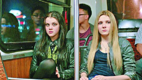 The so-called bathtub girls are starting families and even pursuing a law degree. Is their reintegration a success of the justice system, or a sign of a far too lenient sentence? Sisters Movie, Georgie Henley, Abigail Breslin, Perfect Sisters, Law Degree, Justice System, Scream Queens, Single Mothers, Beautiful Person