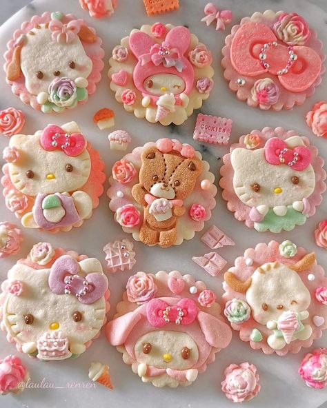 Cookies lover | Food Lovers | Tasty Food | Delicious | Mouth Watering #foodlover #foodie #yummyinmytummy #foodpics #foodpicsdaily # #fastfoodlover #foodpicsforfoodies #fastfoodjunkie #cheatmealday Interesting Cookies, Kawaii Cookies, Hello Kitty Cookies, Kawaii Dessert, Kawaii Cooking, Pretty Dessert, Cute Baking, Creative Desserts, Cute Snacks