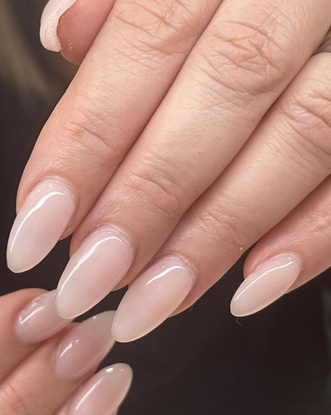 Nice and natural Extensions using acrylic gel (clear) Builder gel overlay #polygel #polygelnails #nailsbyangex #gelmanicure Clear Hard Gel Nails, Clear Builder Gel Nails, Natural Builder Gel Nails, Clear Natural Acrylic Nails, Natural Clear Nails, Polygel Nails Design Simple, Clear Almond Nails, Gel Nails Extensions, Builder Gel On Natural Nails