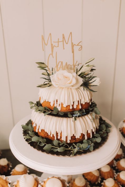 Wedding Cake Display Table Candles, Nothing Bundt Cakes Display, Nothing Bundt Cakes Bundtinis, Small Fall Wedding Ideas Simple, Wedding Cheesecake Cups, Cake For Each Table Wedding, Bundt Cake For Wedding, Nothing Buddy Cake Wedding, Nothing Bundt Wedding Cake Display