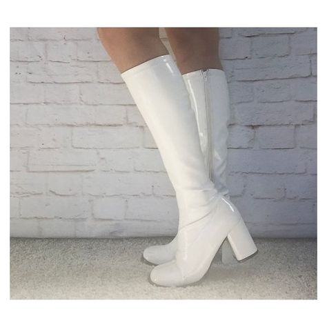 White Knee High Boots, Mode Shoes, Daphne Blake, Dr Shoes, Mode Chanel, Gogo Boots, 60s Mod, Shoe Inspo, Aesthetic Shoes