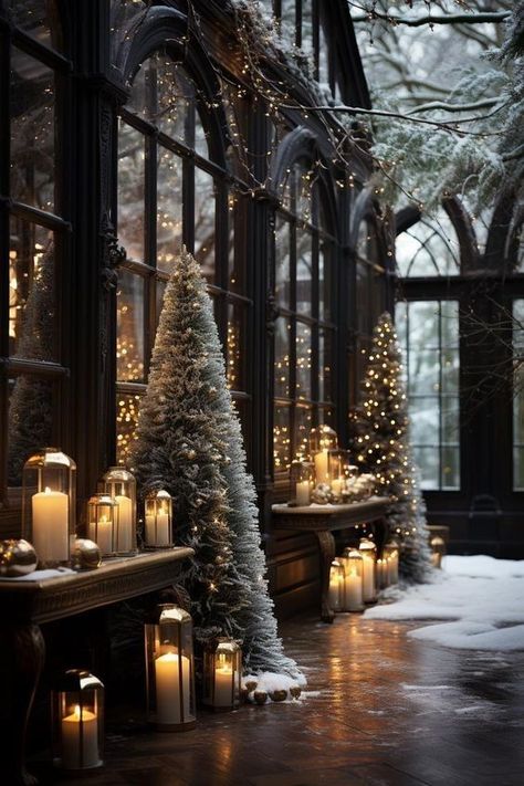 Dark Christmas Aesthetic, Dark Yule, Diy Winter Decorations, Lovelight Farms, Christmas Aesthetic Cozy, Winter Decorating Ideas, Christmas Lockscreen, Christmas Decorations Ideas, Winter Christmas Scenes