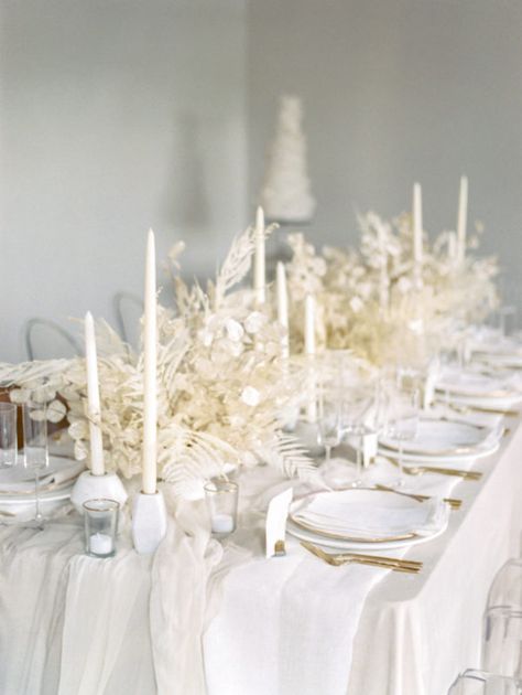 White Wedding Table Decor, White Table Settings, All White Wedding, Table Inspiration, Neutral Wedding, France Wedding, Contemporary Wedding, Wedding Table Decorations, Wedding Table Settings