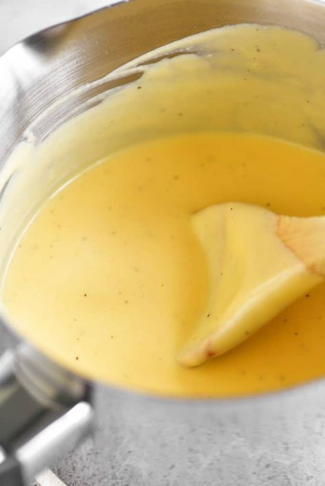 Diy Cheese Sauce, Basic Cheese Sauce, Easy Homemade Cheese, Queso Blanco Recipe, Bechamel Sauce Recipe, White Cheese Dip, Fondue Recipes Cheese, Cheesy Appetizer, Diy Cheese