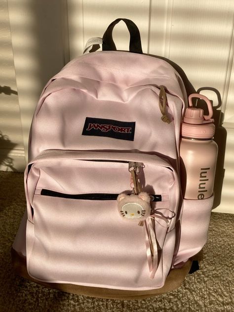 Cute Pink Backpack, School Wishlist, Pink Academia, Pretty School Supplies, Stylish School Bags, Aesthetic Backpack, School Bag Essentials, Inside My Bag, Pink Lifestyle