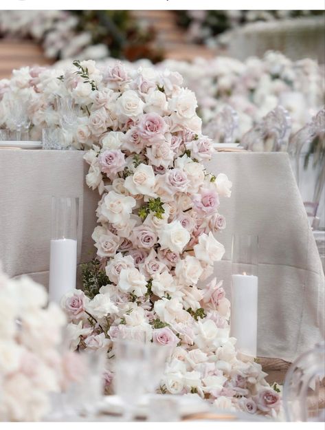 White And Pink Wedding Flowers, Blush Roses Wedding, Wedding Pelamin, Blush Pink Wedding Centerpieces, White And Pink Wedding, Blush And White Wedding, Head Table Wedding Decorations, Pink Wedding Receptions, Pale Pink Weddings