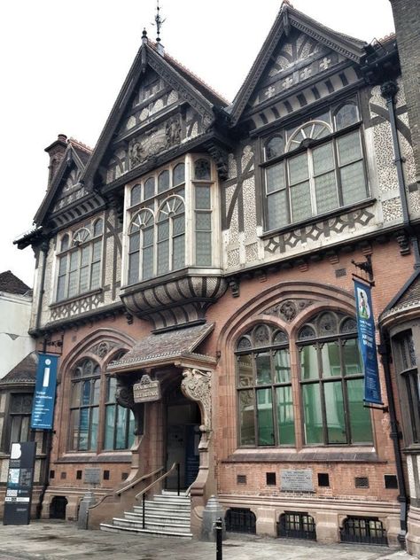 Tudor Library Exterior, Old Library Architecture Exterior, Library Architecture Exterior, Library Exterior, English Architecture, Beautiful Library, Library Architecture, Old Library, Medieval Houses