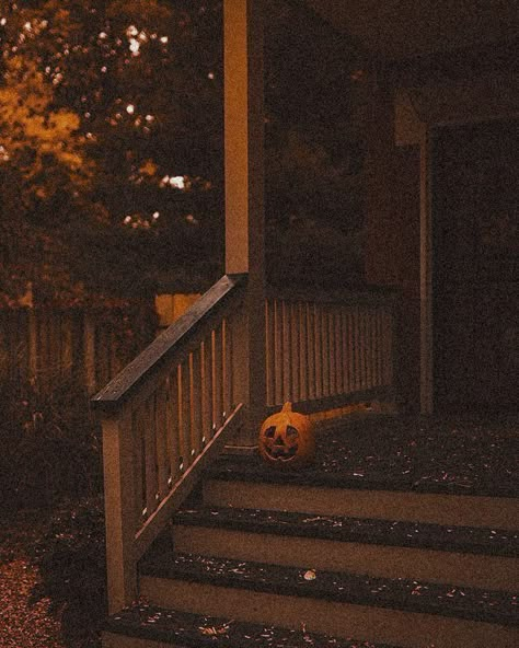 Gloomy Halloween Aesthetic, Salemcore Aesthetic, October Aethstetic, Warm Halloween Aesthetic, Old School Halloween Aesthetic, Alt Fall Aesthetic, Creepy Fall Aesthetic, Suburban Halloween Aesthetic, Old Fall Aesthetic