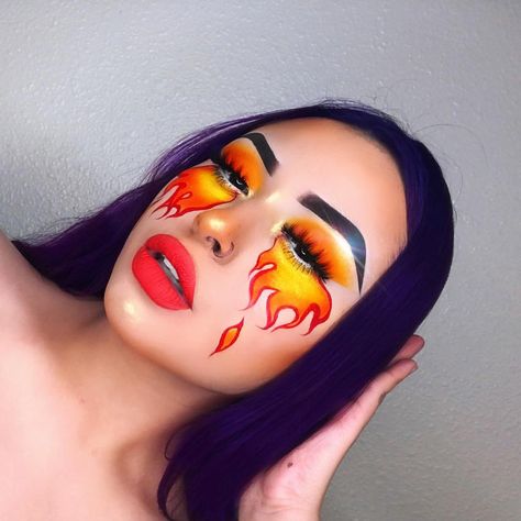 🔥🔥FLAMES🔥🔥By @capricorrn 😍 • • FOLLOW :>>> @100daysofmakeup & @atarahmayhew for more • •… Extreme Make-up, Teknik Makeup, Fire Makeup, Fantasy Make-up, Halloweenský Makeup, Halloween Make-up Looks, Make Up Designs, Holloween Makeup, Mekap Mata