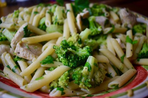 Chicken Ziti Broccoli Oil, Chicken Broccoli Pasta Garlic And Oil, Chicken Broccoli Ziti Garlic Oil, Pasta Aioli, Garlic Oil Pasta, Chicken Broccoli Ziti, Chicken Ziti, Garlic Oil Recipe, Olio Pasta