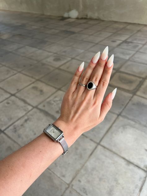 Catwoman nails / stiletto / clean 🐈‍⬛ Catwoman Zoe Kravitz Nails, Catwoman Nails Zoe Kravitz, Cat Women Nails, Cat Woman Nails, Catwoman Nails, Batman Nails, Princess Life, Nails Stiletto, Cat Nails