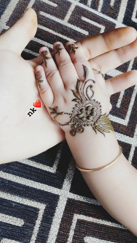 Baby back hand Mehndi design simple easy and beautiful Mehndi design Baby Henna Design, Easy Mehndi Designs For Kids, Baby Mehndi Design, New Mehndi Design, Easy Mehndi Designs, New Mehndi, Khafif Mehndi Design, Henna Designs For Kids, Easy Mehndi