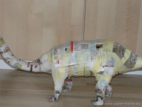 Paper Mache Dinosaur, Papier Mache Kids, Papier Mache Dragon, Papier Mache Dinosaur, Jurassic Party Ideas, Dragon Sculpture Paper Mache, Dinosaur Projects, Piñata Ideas, Dinosaur Themed Birthday Party