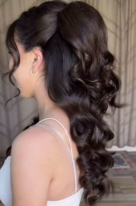 Cinderella Hairstyle, Hairstyles Dark Hair, Quince Hair, Cinderella Quinceanera Themes, Cinderella Quinceanera, Quinceanera Pink, Cinderella Hair, Biblical Artwork, Quinceanera Themes