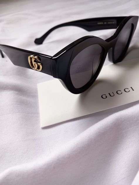 #gucci #designer #sunglasses #guccisunglasses #explorepage #details Gucci Sunglasses Aesthetic, Gucci Glasses, Gucci Designer, Gucci Sunglasses, Designer Sunglasses, Vision Board, Gucci, Sunglasses