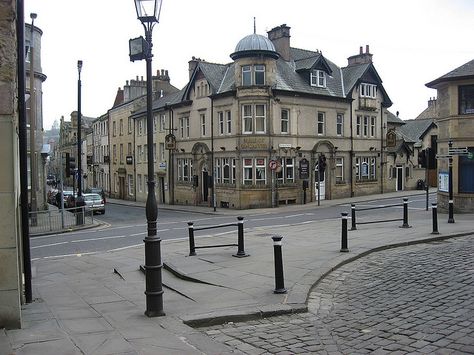 Lancaster UK - visited Mike and Julie when this was their home. Study Abroad England, Culture Of England, Lancaster England, Lancaster University, University Dorms, Medieval City, Uk Homes, Language School, Foreign Language