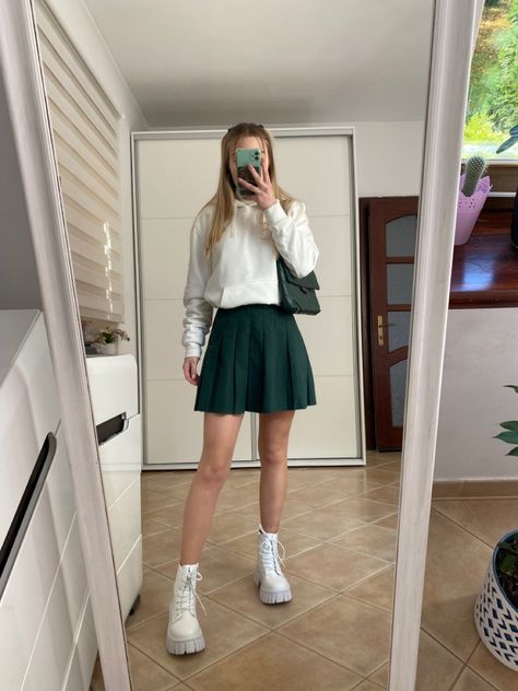 #greenskirt#outfit#ootd#fall Green Skater Skirt Outfit, Green Skirt Outfit Fall, Dark Green Skirt Outfit, Tights And Sneakers Outfits, Green Skirt Outfit, Green Skirt Outfits, Green Skater Skirt, Tights And Sneakers, Skater Skirt Outfit