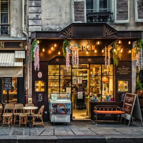 Best Flea Markets In Paris, Best Streets In Paris, Paris Street Market, Best Bars In Paris, Prettiest Streets In Paris, Best Shopping In Paris, Paris Shopping Street, Rue Montorgueil Paris, Paris Shops