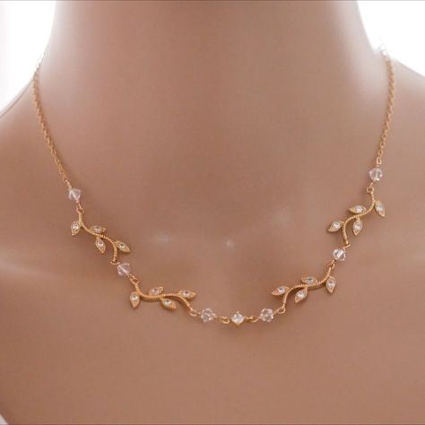 Beautiful Chain Necklace, Simple Wedding Jewellery Set, Wedding Gold Necklaces For Bride, Gold Wedding Ring For Bride, Gold Vine Jewelry, Fancy Necklace Design, Elegant Necklaces Gold, Modern Jewelry Design Necklace Gold, Bridal Necklace Set Gold