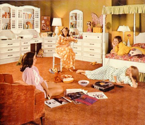 1970s Bedroom Decor, 1970s Bedroom, 70s Bedroom, Teenage Girl Room, Retro Bedrooms, 70s Decor, Teen Girl Room, Teen Girl Bedroom, Retro Interior