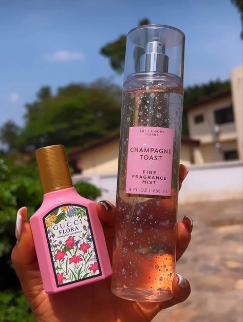 🌸 Perfume Bath And Body Works, Perfume Combos, Perfume Hacks, Bath & Body Gift Set, Victoria Secret Body Spray, Scent Combos, Bath N Body Works, Floral Perfume, Fragrances Perfume Woman