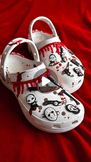 Hauntina  - Tina on Instagram: "𝖘𝖑𝖆𝖘𝖍𝖊𝖗 𝖘𝖚𝖒𝖒𝖊𝖗 𝖈𝖗𝖔𝖈𝖘 🔪🩸  Finally created these crocs that have been in my head for a couple of years! It’s been a minute since I’ve made a creepy @crocs pair so I wanted to come back with a bang! Currently making a few pairs for friends that I may share as well! Killer footwear fr 🤘🏼🙂‍↕️ ngl I didn’t include a lot of the slashers I wanted because the charms clashed with the vibes 😅  So who is your favorite summer slasher?! 👻  #slasher #slashermovies #slashersummer #summerween #horrormovies #slashers #horrorart #halloweencrocs #spookycrocs #halloween #horrorcommunity #horrorlife #horrorfan #horrormovie #horrorjunkie #ghostface #jasonvoorhees #michaelmyers #blood #spookyszn #spookyseason #horror #croccharms #crocs #crocs4life #gothcroc Halloween Crocs Jibbitz, Ghostface Shoes, The Slashers, Crocs Halloween, Summer Slasher, Halloween Crocs, Crocs Shoes Women, Slasher Summer, Crocs Aesthetic