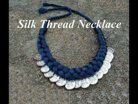 Kodi Necklace, Thread Necklace Diy, Fabric Necklace Diy, Jewellery Hacks, Diy Earrings Materials, Junk Jewellery, Diy Pearl Necklace, Silk Thread Necklace, Crochet Necklace Pattern