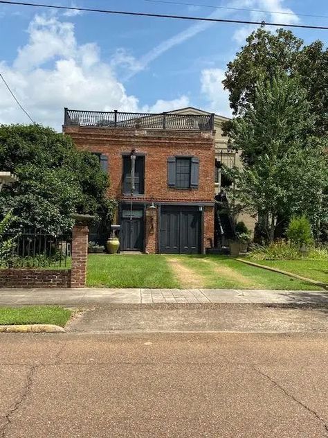 Small Industrial House Exterior, Small Industrial House, Roof Top Patio, Industrial House Exterior, Natchez Ms, Barn With Living Quarters, Warehouse Living, Ranch House Exterior, Warehouse Home