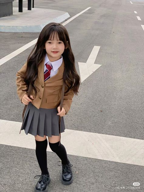 Girls School Outfits Kids, Graduation Photography Poses, Girl Fashion Style, Kids Ootd, Kawaii Fashion Outfits, China Girl, Dresses Kids Girl, Cosplay Outfits, Blackpink Fashion