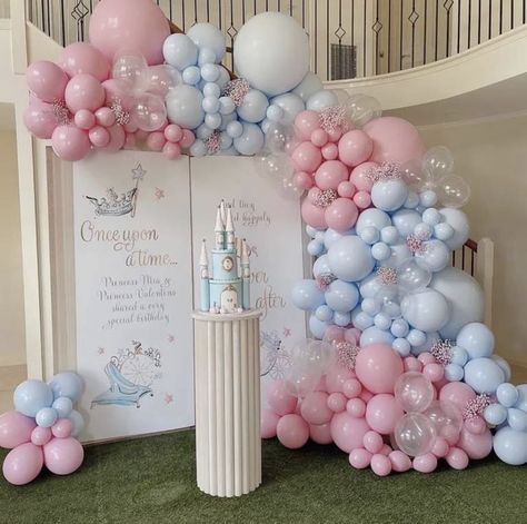 Princess Garland Balloons, Cinderella Gender Reveal, Cinderella Balloon Arch, Cinderella Balloon Garland, Cinderella Theme Birthday Party, Princess Theme Party Decorations, Cinderella Birthday Theme, Cinderella Birthday Party Decorations, Cinderella Party Favors