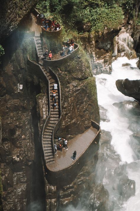 Viewpoint of the Pailon Del Diablo waterfall in Baños, Ecuador. Travel Ecuador, Galapagos Ecuador, Ecuador Travel, Greece Travel Guide, Life Crisis, Quito Ecuador, Fun Life, Cable Car, South America Travel