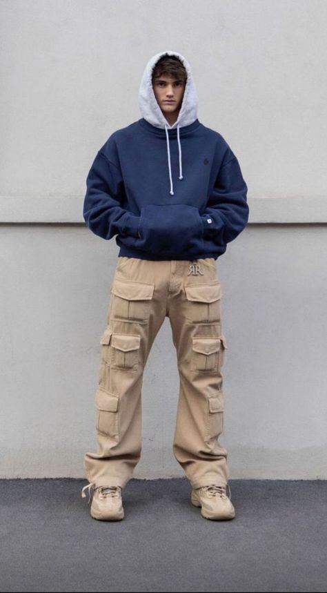 Male Cargo Pants Outfit Street Style, Male Cargo Pants Outfit, Harvey Core, Men Streetwear Winter, Winter Outfits Black Men, Streetwear Men Outfits Inspiration, Cargo Pants Men Outfit, Korean Streetwear Men, Men Streetwear Aesthetic