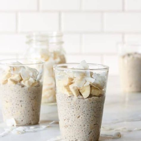 Banana Coconut Chia Pudding - The Blender Girl Chia Pudding Vegan, Dessert Banana, Banana Chia Pudding, Vegan Pudding, Coconut Oatmeal, Chia Recipe, Coconut Chia Pudding, Coconut Chia, Healthy Version