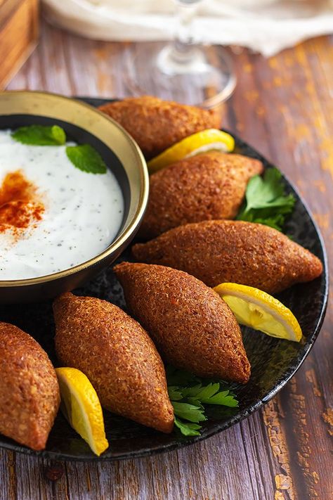 Kibbeh Recipe Lebanese, Kibbeh Recipe, Arabisk Mad, Ground Lamb Recipes, Lebanon Food, Syrian Food, Lebanese Cuisine, Middle Eastern Dishes, Eastern Cuisine