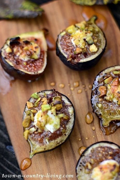 Figs With Goat Cheese And Honey, Figs Goat Cheese Honey, Figs With Goat Cheese, Stuffed Figs, Goat Cheese And Honey, Goat Cheese Honey, Cheese And Honey, Roasted Figs, Sommer Mad