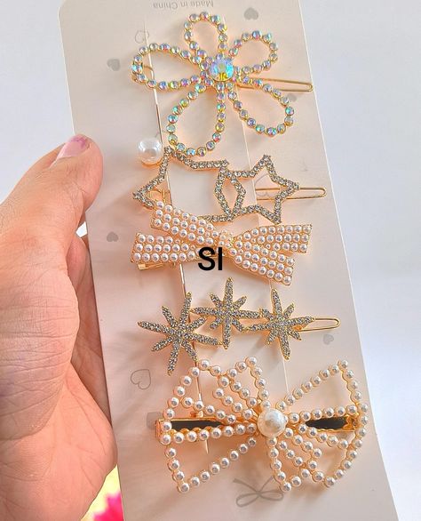 Just rs 390+ship...otekd.... Korean and Japanese fashion hair clips and accessories Korean Fashion Accessories, Hair Ecssoris, Cute Hair Clips Korean, Japanese Hair Clips, Korean Clips, Hair Accessories Korean, Korean Hair Accessories, Kawaii Hair Clips, Hair Tie Accessories